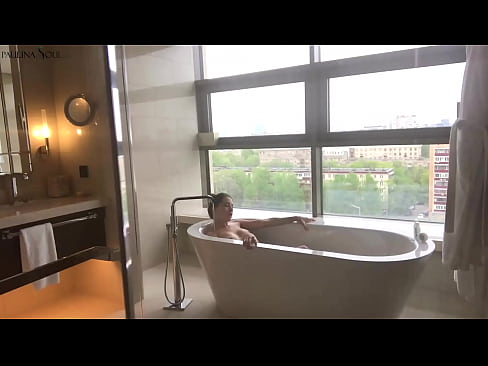 ❤️ Enorme babe die hartstochtelijk haar poesje aftrekt in de badkamer ️❌ Anal video at nl.credit-assorti.ru ️❤